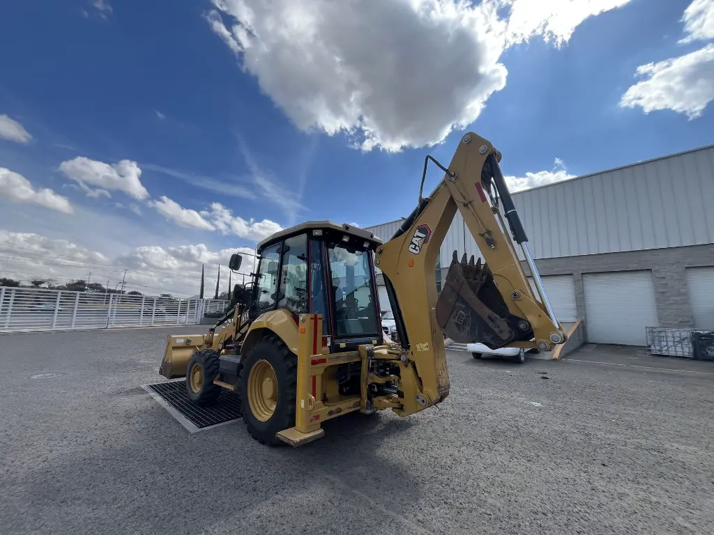 RETROEXCAVADORA CAT 424 4WD - 2022