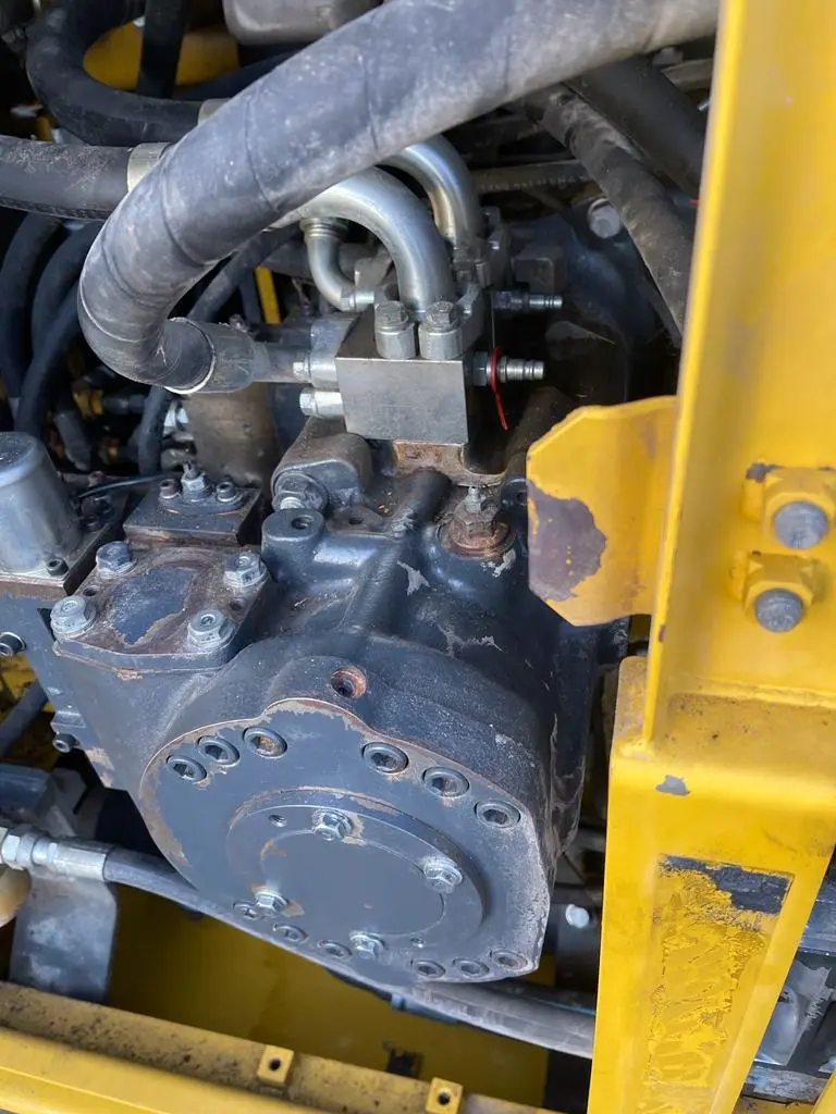 2016 KOMATSU PC700LC-8E0 (22).webp