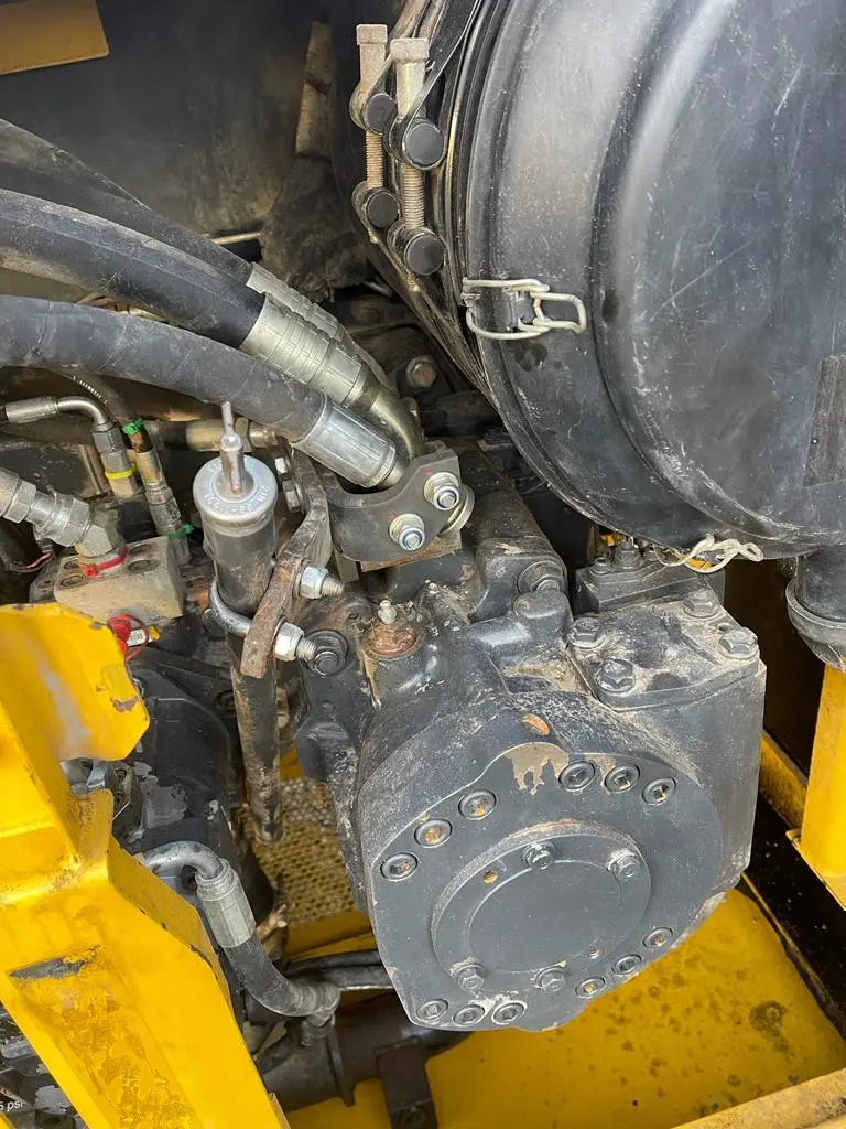 2016 KOMATSU PC700LC-8E0 (19).webp