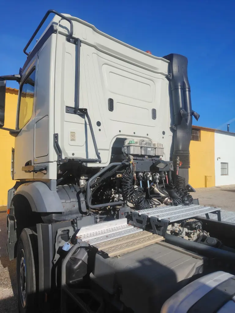 Mercedes Benz Arocs 2015 Blanco_7.webp