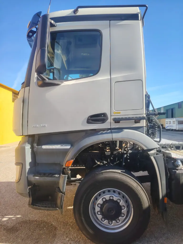 Mercedes Benz Arocs 2015 Blanco_4.webp