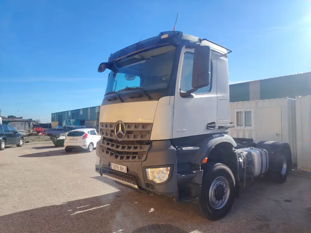 Mercedes Benz Arocs 2015 Blanco_1.webp