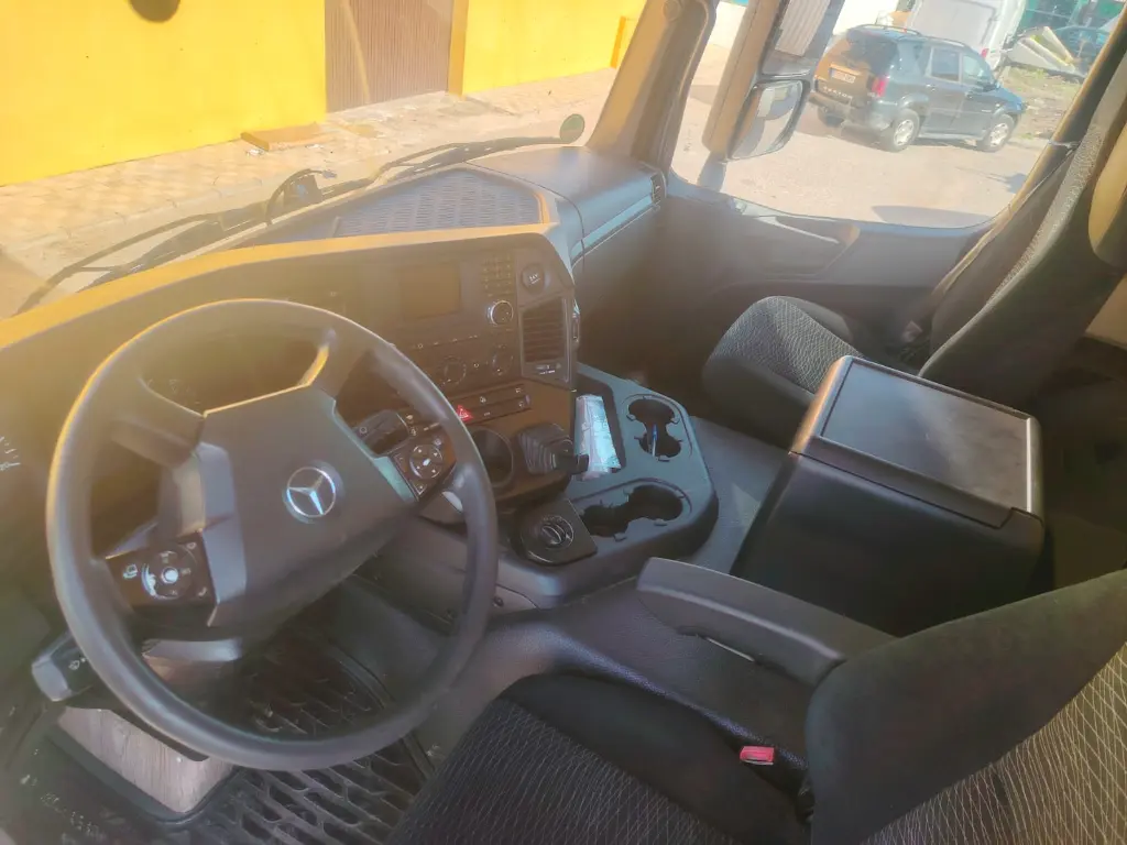 Mercedes Benz Arocs 2015 Blanco_11.webp