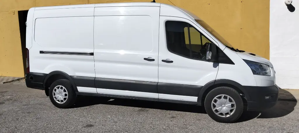 2022 Ford Transit L3H2_2.webp