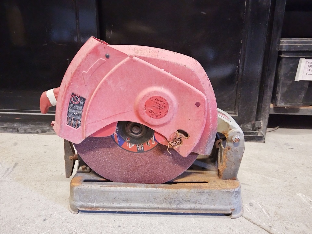 CORTADORA DE METAL 14" Milwaukee  6177-20 USADO