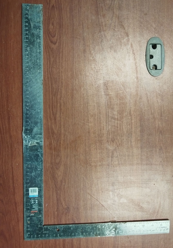 ESCUADRA 16" X 24"  USADA/BUEN ESTADO TRUPER 14384