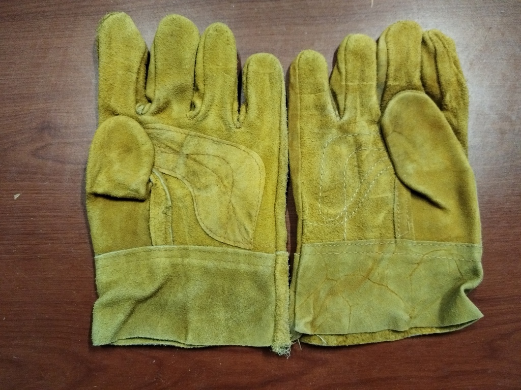 GUANTES DE CARNAZA
