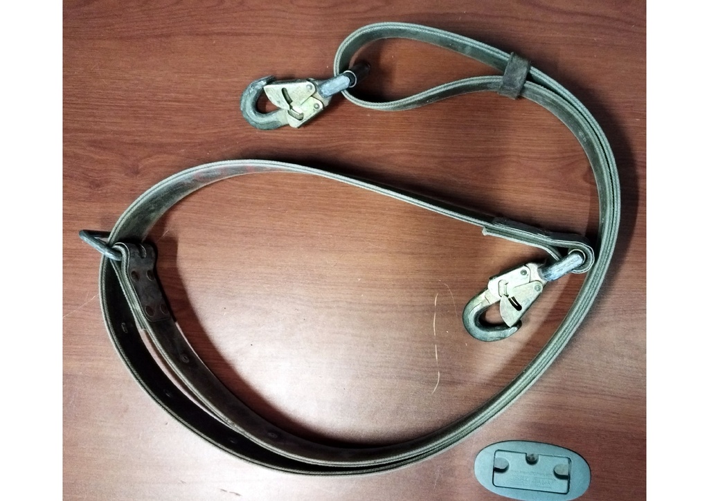 BANDOLA CON GANCHOS TEMPLADOS CON SEGURO DOBLE