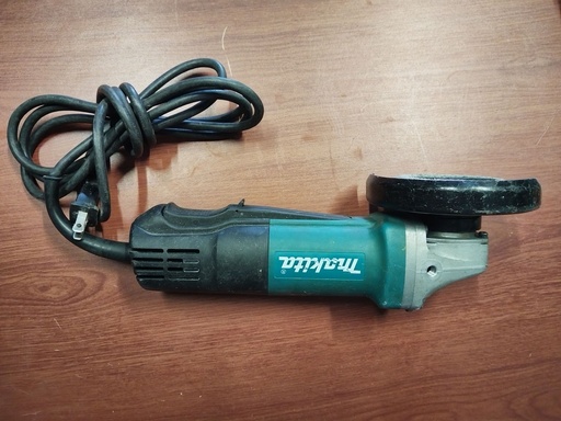 [HE_5] Esmeril Makita  9557HP USADO