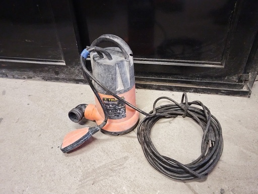 [HE_29] BOMBA SUMERGIBLE TRUPPER  BOS-1 1LP USADO